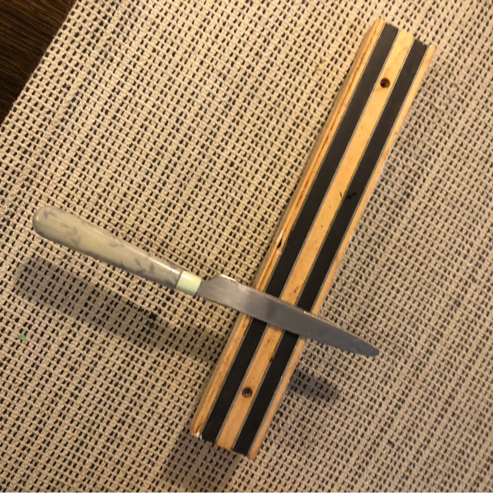 Knife holder wood